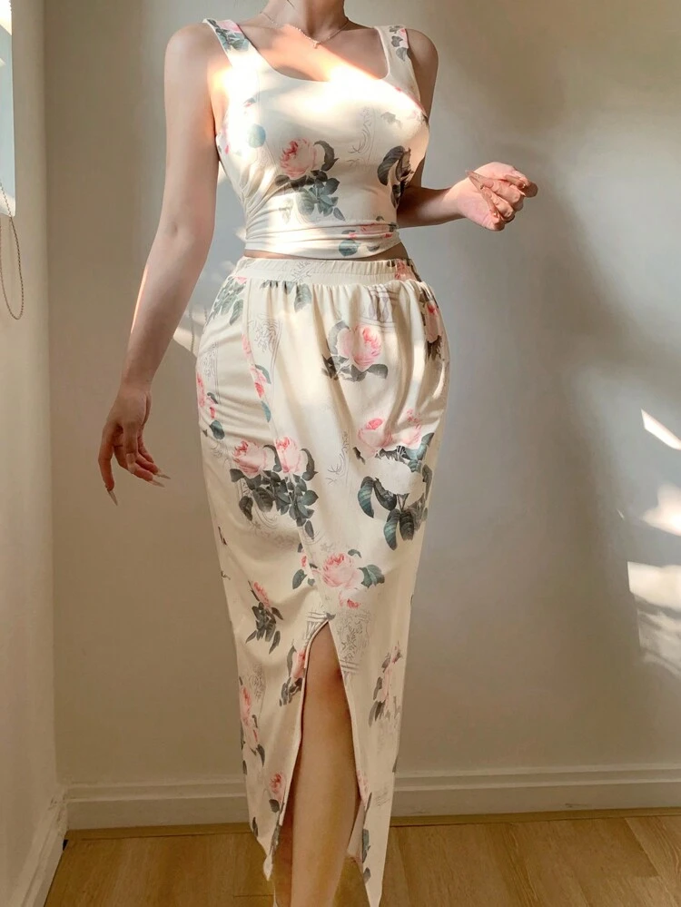 Valentine's Day Full Floral Print Square Neck Halter Top And Split Hem Skirt 2pcs Set For Women