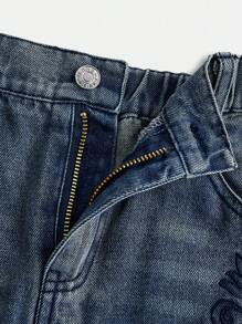 SHEIN Jeans dritti slim fit da ragazza tween, in stile boho vintage, con dettagli floreali ricamati, vita elastica e chiusura con bottone, cinque tasche classiche, stile cowboy alla moda e chic. - Blu lavato medio - Visualizzare 4