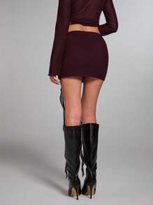 SHEIN BAE Minifalda con volantes de color burdeos sólido para citas, reuniones de chicas, estilo callejero, discoteca, San Valentín, fiesta de festival