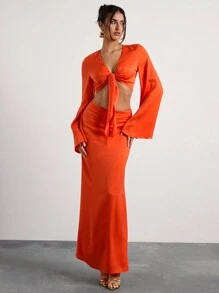 Glamine Conjunto de 2 piezas elegante de alta costura con top corto de manga larga con escote retorcido en satén naranja y falda larga ajustada con cremallera trasera, ideal para el Día de San Valentín