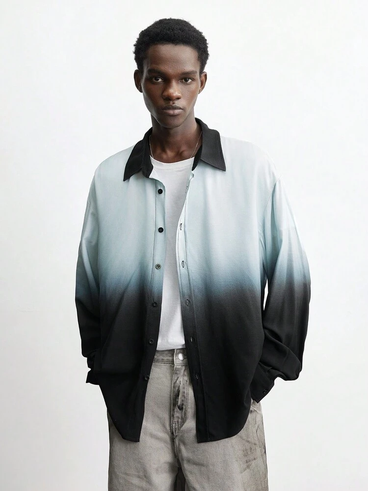 SHEIN Maija Chemise à manches longues pour hommes 2025 Nouvelle Tie Dye noire, style monochromatique, coupe décontractée ample et minimaliste, polyvalente pour le travail et les sorties. Convient pour la Saint-Valentin, les vacances, les fêtes du Nouvel An et les déplacements quotidiens.