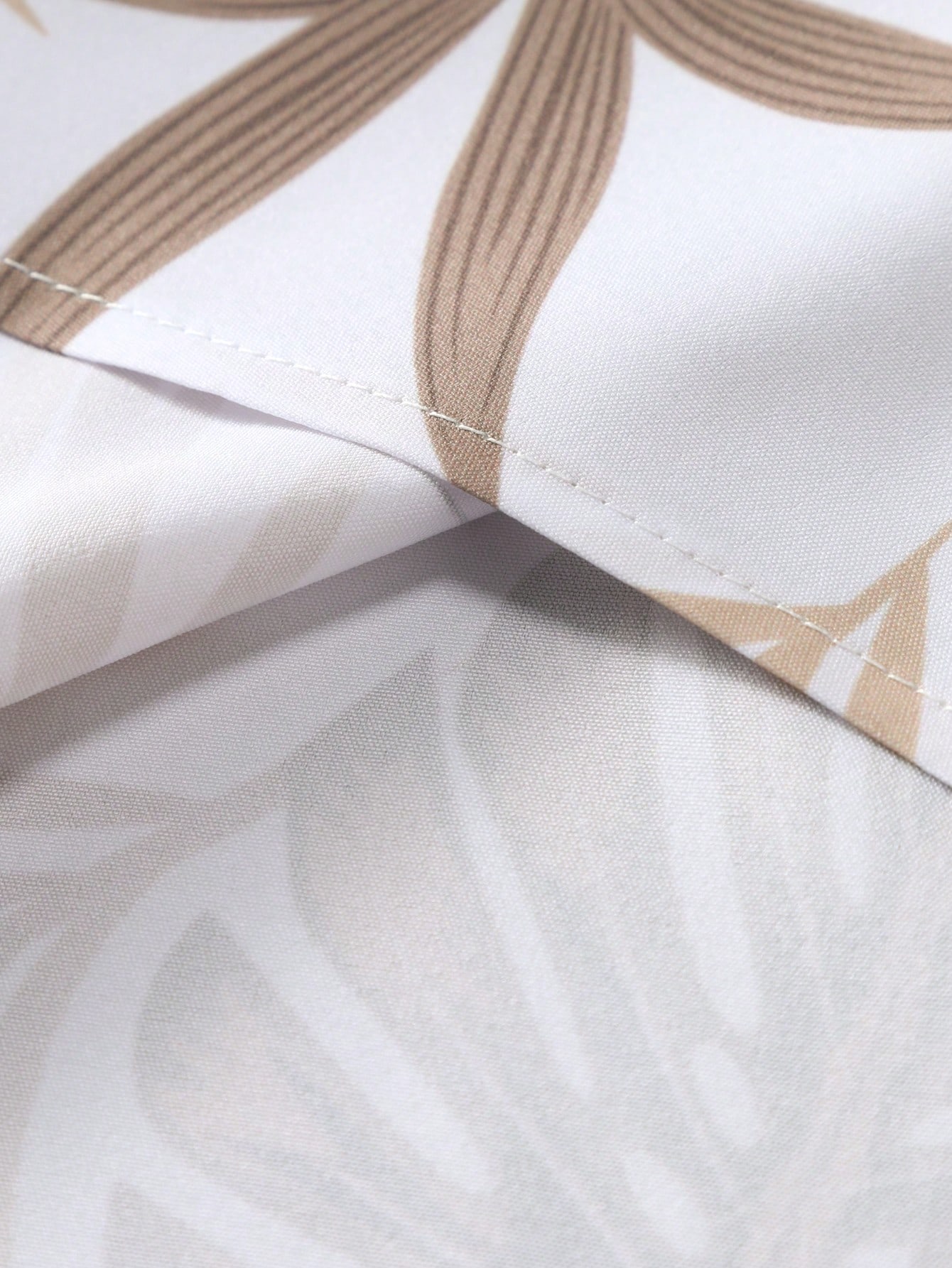 طقم قصير الأكمام برباط أمامي مطبوع للرجال بقميص ها...