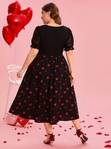 SHEIN Clasi Große Größen Elegantes Kleid mit Herzprint, V-Ausschnitt, kurzen Ballonärmeln und geschweiftem Saum für Damen als Valentinstags Outfit