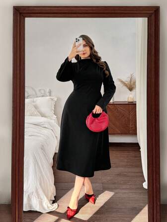 SHEIN Privé Plus Size Women's Comfortable & Elegant Tie Back, Ruched Shoulder Flowy Long Sleeve Stretchy Dress, Spring/Autumn,Graduation Dress