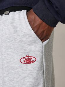 SUMWON Conjunto de 2 piezas con sudadera con capucha ligera y holgada y pantalones cortos con tiro bajo, con bordado pequeño y cordones