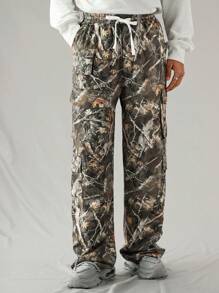 Manfinity RebelGame Pantalones rectos de cintura elástica suelta con múltiples bolsillos de estilo informal tipo cargo de camuflaje de color vintage para hombres, ropa diaria de moda joven, para regalos a amigos, esposo, novio