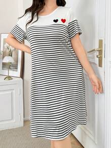 Plus Size Heart & Stripe Print Round Neck Short Sleeve Nightgown