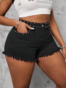 SHEIN SXY Plus Size Women Rivet Design Pockets With Frayed Hem Casual Denim Shorts