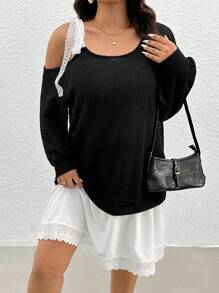 SHEIN Frenchy Robe midi ample et décontractée de style mode, au col asymétrique en dentelle, avec patchwork et blocs de couleurs asymétriques. Style tendance Ins, convient pour le thé de l'après-midi, les sorties, les rendez-vous, le printemps/été. Tailles plus. - Noir et Blanc - Voir 4