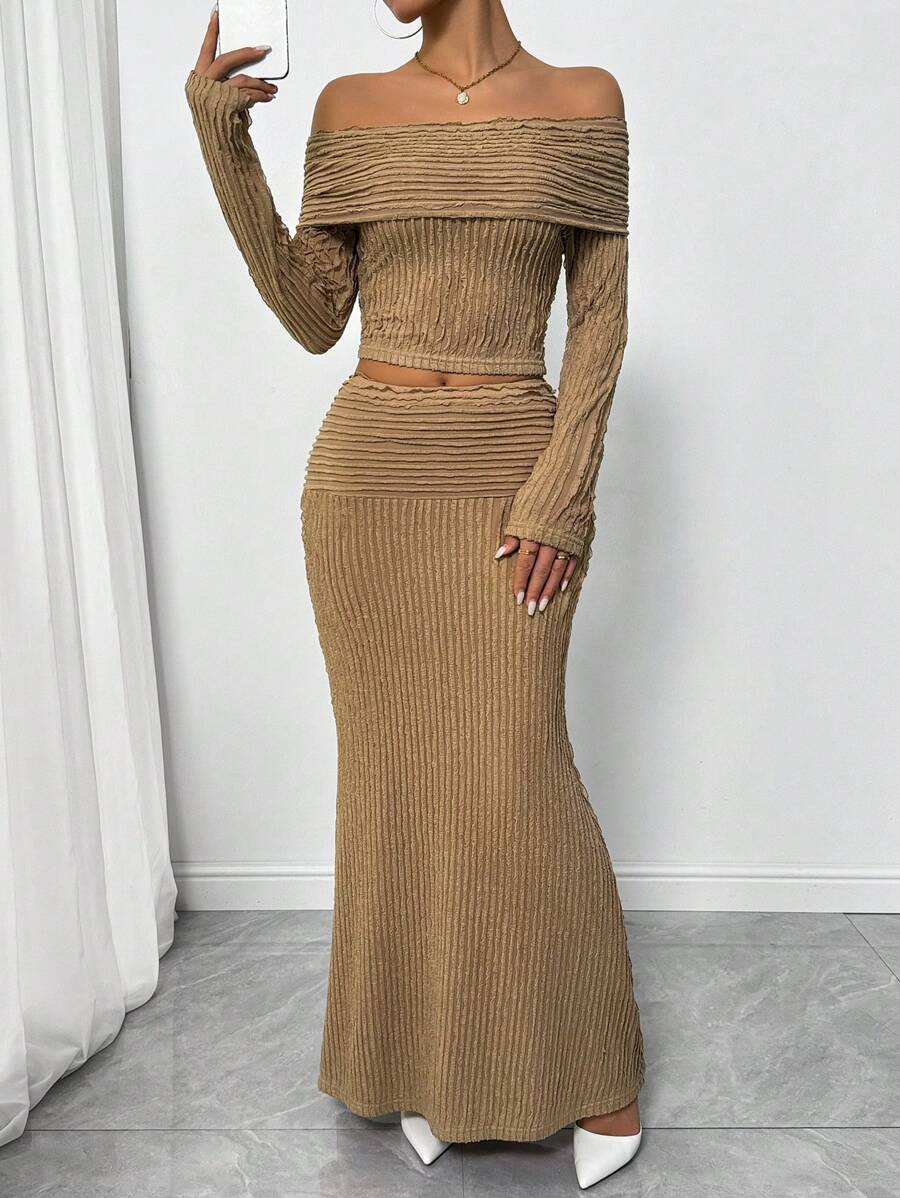 TrendSteals 优雅性感露肩上衣和美人鱼下摆短裙 2 件套,适合女士工作 - 駝色 - 查看 1