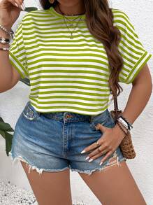 SHEIN VCAY 大码波西米亚风度假条纹宽松白色短袖 T 恤，适合夏季