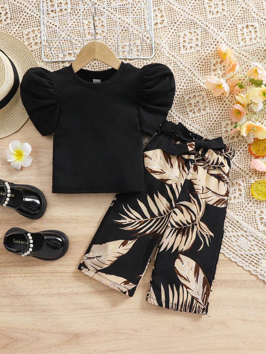 SHEIN 2 件套女婴夏季休闲纯色针织泡泡袖上衣和花卉松紧腰裤套装，适合夏季 - 黑色 - 查看 1