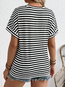 SHEIN Camiseta de maternidad de manga corta y corte holgado en color blanco con tela a rayas de estilo vacacional