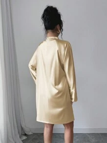 SHEIN Clasi 女士宽松休闲短款连衣裙，颈部和袖口饰有荷叶边 - 黃色 - 查看 2