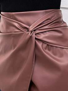 SHEIN LUNE Plus Size Women's Black PU Casual Twist Design Shorts, Autumn Winter Party Women Dresses
