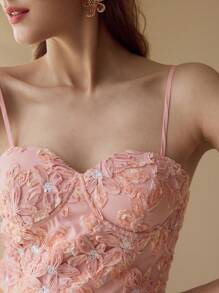 MOTF PREMIUM FLORAL PATCHED CUP DETAIL CROP CAMI TOP