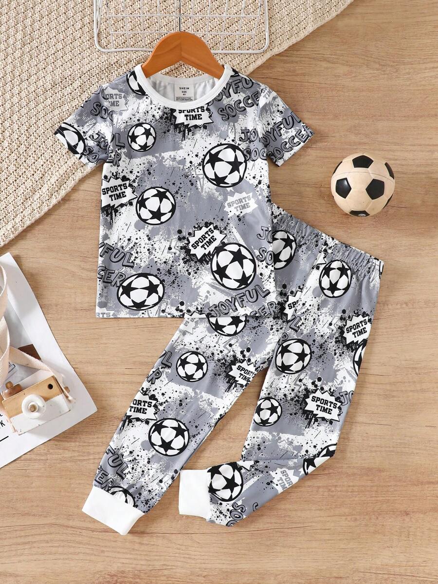 SHEIN Bộ đồ ngủ thoải mái 2 món cổ tròn tay ngắn họa tiết bóng đá mềm mại cho bé trai, đồ mặc ở nhà thoải mái - Nhiều màu - Xem 1