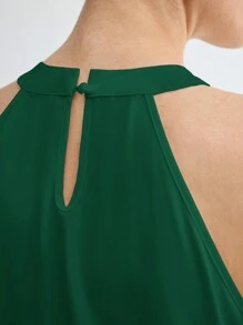 BizChic Áo tank top cổ yếm khoét lỗ màu trơn, thanh lịch, đa năng cho đi làm, mặc hàng ngày, phong cách retro lãng mạn thập niên 90, phù hợp cho Giáng sinh, Năm mới, Ngày Valentine, tiệc tùng, đi biển, lễ tốt nghiệp, thời trang, lễ hội, kỳ nghỉ, khách dự đám cưới, thích hợp cho đi chơi, hẹn hò, tiệc tùng, buổi hòa nhạc, biểu diễn sân khấu, bữa sáng, sân bay, nhiều dịp khác nhau. - Màu xanh lá cây đậm - Xem 6