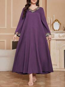 Al Najma 大码女式花卉贴花装饰 V 领长袖宽松 A 字型优雅连衣裙，端庄、优雅、超长大码连衣裙