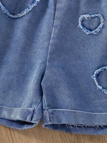 SHEIN Girls' Casual Ombre Heart & Letter T-Shirt With Heart Embroidered Denim Shorts Set