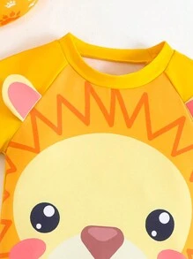 SHEIN Baby Boy Cartoon Lion Print Round Neck Raglan Sleeve Top And Shorts Swimming Trunks 2 Pieces Swimsuit Set - Yellow - View 4