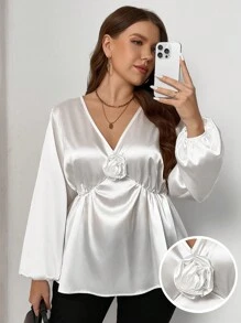SHEIN Frenchy Camisa sexy plus size com decote em V e design floral de rosas 3D - Bege - Ver 1