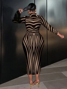 Slaydiva Minimalist Style Plus Size Artistic Line Pattern Crew Neck Fitted Long Dress, Suitable For Autumn & Winter Chic Dress - Multicolor - View 2