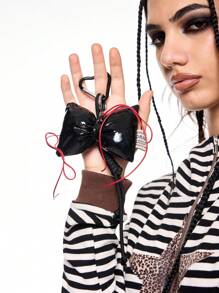 ROMWE Kawaii 1 szt. Y2K Fashion Gothic Style Czarny skórzany pasek Regulowany kokarda w kształcie serca DIY Brelok do kluczy i brelok do torby, odpowiedni dla kobiet i dziewcząt, prezent do codziennego noszenia