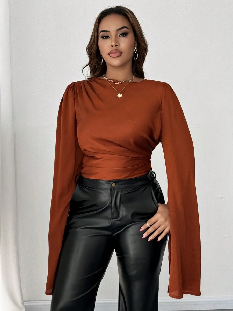 SHEIN Unity 大码优雅纯色斗篷袖褶皱腰衬衫 - 紅木色 - 查看 1