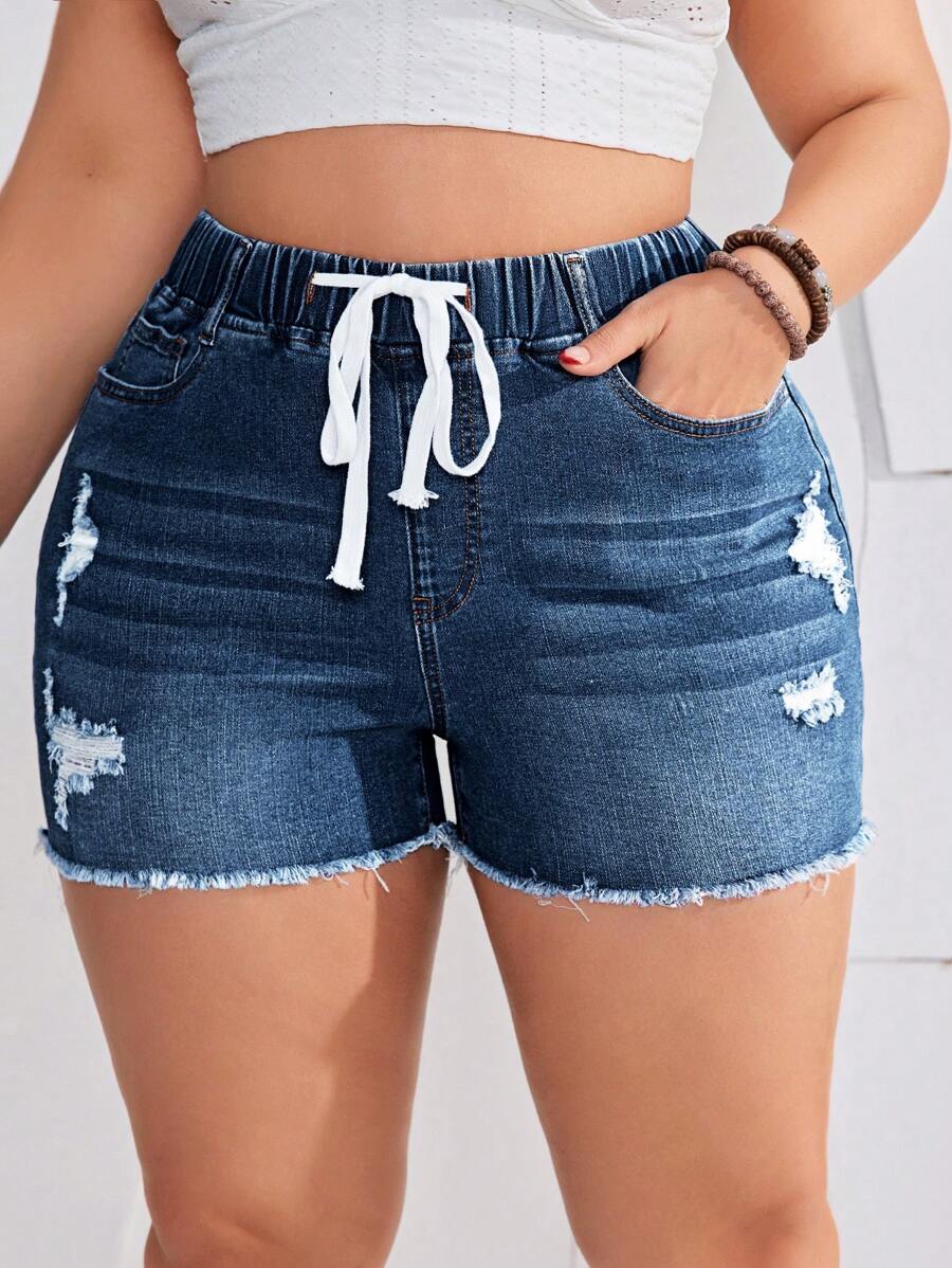 SHEIN EZwear 大码女式抽绳腰部口袋破洞下摆休闲牛仔短裤 - 深色水洗藍 - 查看 1