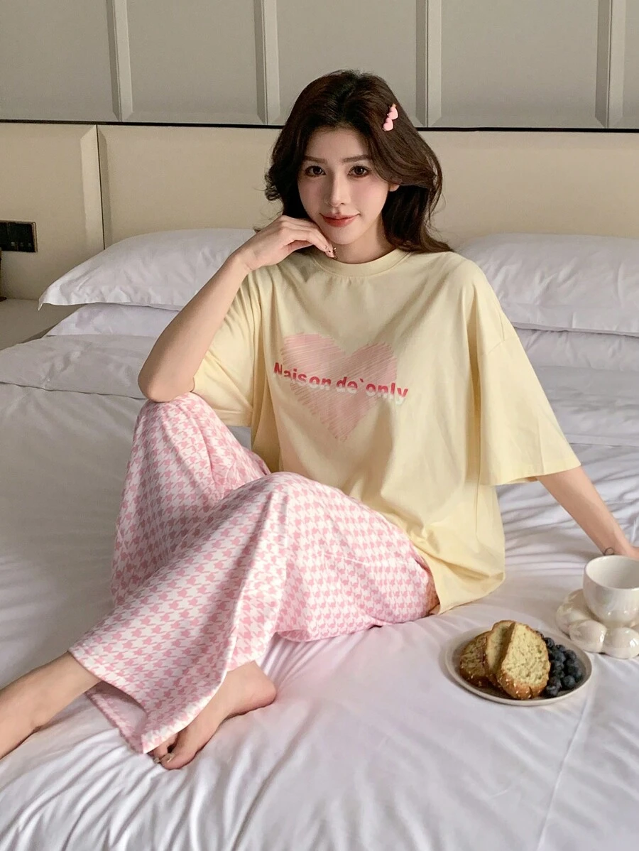 DAZY 心形印花宽松 T 恤和宽腿格子睡衣套装、家居服