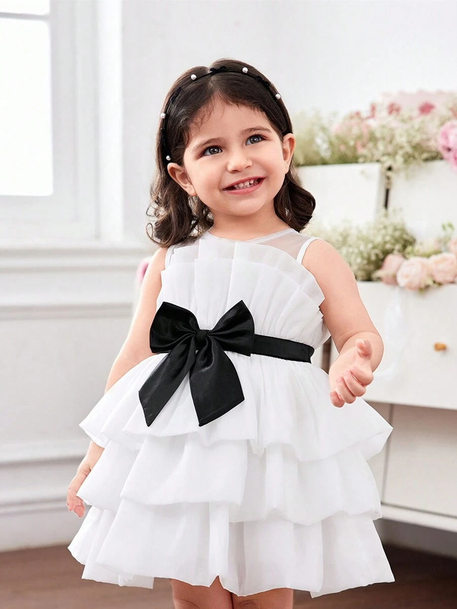 SHEIN Fern Glow  Baby Girl Elegant Cute White Organza Bow Decor Sleeveless Layered Cake Dress, For Christmas - White - View 1