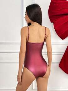 SHEIN Essnce Body elástico personalizado elegante color borgoña, body de piel ajustado, camiseta de tirantes finos para mujer, ropa para San Valentín