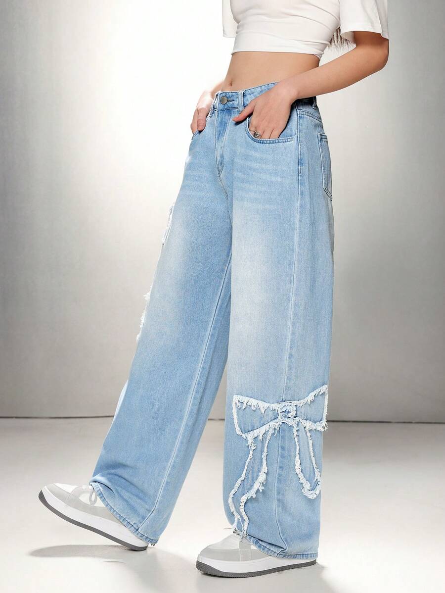 SHEIN EZwear 女士甜美復古寬腳牛仔褲,蝴蝶結和下午茶元素設計,藍色 - 淺色水洗藍 - 查看 1