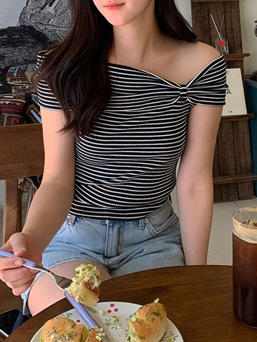 DAZY 女士露肩条纹短袖 T 恤，黑色，春夏 - 黑色 - 查看 1