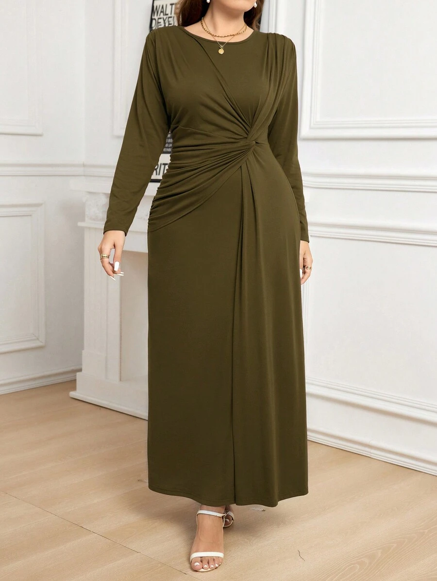SHEIN Clasi Vestido verde oliva con frente retorcido y dobladillo curvo, talla grande - Verde militar - Ver 1