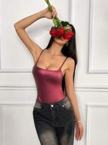 SHEIN Essnce Body elástico personalizado elegante color borgoña, body de piel ajustado, camiseta de tirantes finos para mujer, ropa para San Valentín