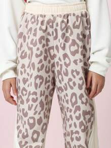 SUMWON 设计师豹纹慢跑运动裤，柔软舒适，适合冬季穿着，弹性裤脚收口，侧边拼接设计，休闲百搭。 - 米色 - 查看 7