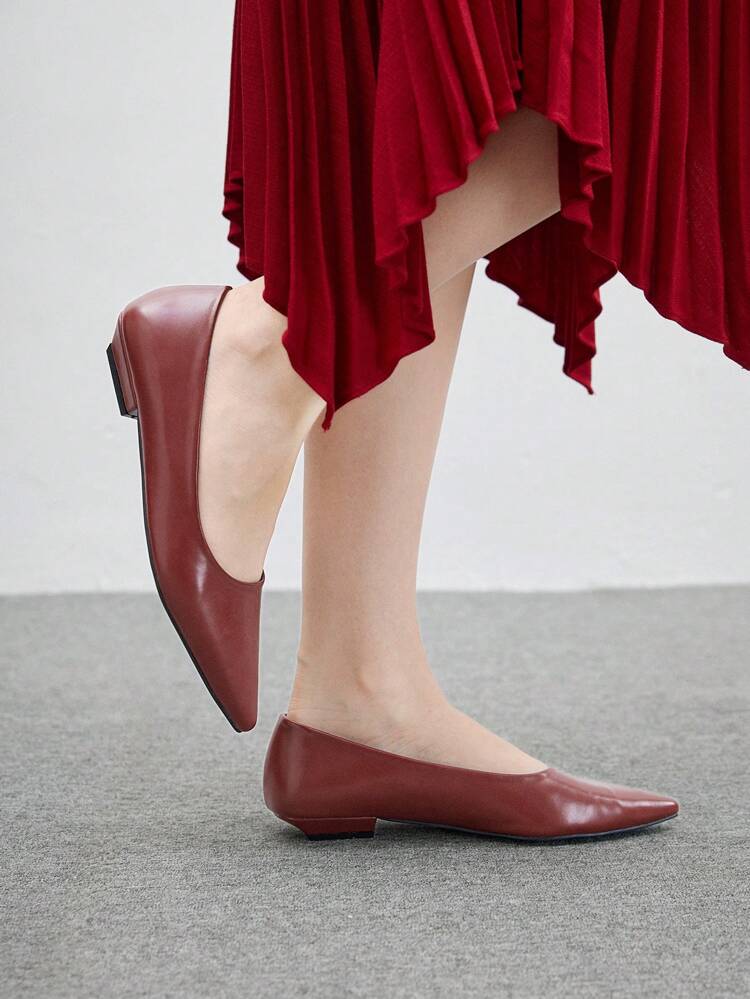 CUCCOO BIZCHIC Women's Pointed Toe Flat Shoes, Burgundy Low Heel, Fashion Ladies' Flats, Suitable For Commuting, Dates, Parties, Vacations, Retro Style, Spring Casual Wear