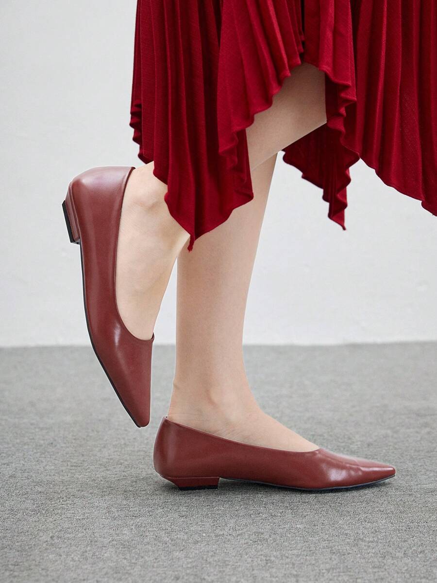 CUCCOO BIZCHIC 女士尖头平底鞋，酒红色低跟，时尚女士平底鞋，适合通勤、约会、聚会、度假、复古风格、春季休闲装 - 酒紅色 - 查看 1