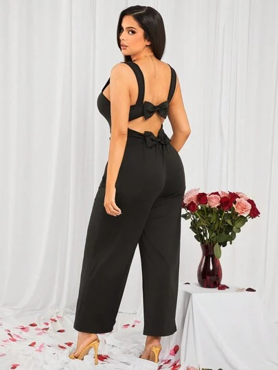 SHEIN SXY 大码女式情人节浪漫宽肩带露背蝴蝶结装饰黑色连体裤，适合日常穿着、约会之夜、生日、单身派对服装、派对、舞会、情侣约会、优雅、休闲、购物、街头穿着、户外、性感、易于搭配且看起来苗条，凸显您的身材，衬托您的身材