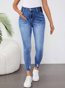 SHEIN 大码孕妇装 秋冬 万圣节 圣诞节 国庆节 2000年代 Y2K 可爱街头风 健身房 生日 夜店 外出 商务休闲 女装 乡村 复古 朴素 老钱 商务休闲 女装 工作休闲 水洗破洞修身蓝色牛仔裤 女装 经典浅色水洗破洞修身牛仔裤 - 藍色 - 查看 6