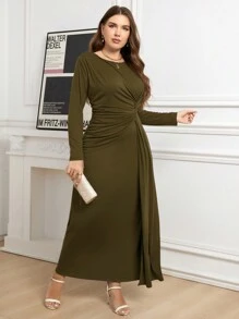 SHEIN Clasi Vestido verde oliva con frente retorcido y dobladillo curvo, talla grande - Verde militar - Ver 2