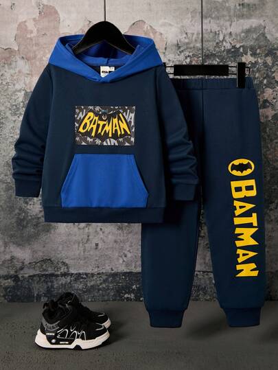 BATMAN X SHEIN 85th 2pcs/Set Young Boy Cartoon Bat Print Contrast Color Pocket Hooded Sweatshirt And Pants, Casual Sports Suit For Autumn/Winter