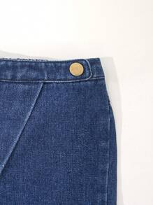 SHEIN Playful Pals 女婴宽松版型水洗蓝色直筒牛仔裤，前部采用环绕式下摆设计，适合日常穿着，时尚百搭 - 深色水洗藍 - 查看 4