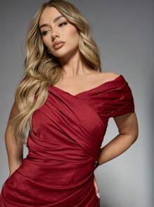 MISSGUIDED Vestido de fiesta mini con escote Bardot y drapeado de satén para eventos, bodas, fiestas y celebraciones - Rojo - Ver 3