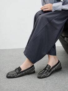 CUCCOO BIZCHIC Women's Flat Retro British Style Loafer Shoes Spring Shoes Spring Break Easter - Black - View 10