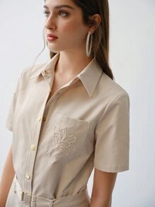 MOTF STUDIO VESTIDO ABOTONADO CON BORDADO FLORAL - Caqui - Ver 5