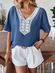 EMERY ROSE 女士春夏假期休闲 V 领撞色花卉钩针蕾丝拼布短袖亚麻衬衫