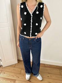 Forever 21 Women's Colorblock Trim 3D Floral Decorated Button Front Cardigan Vest - Black - View 4